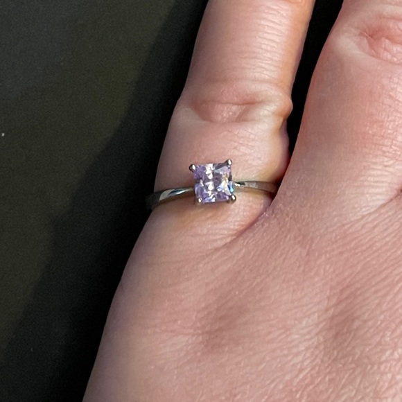 Light purple stone ring - Picture 2 of 3